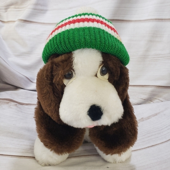 Vintage Chosun Bassett Hound Dog Plush Stuffed Animal 8 Inch Winter Beanie Hat - Picture 1 of 12